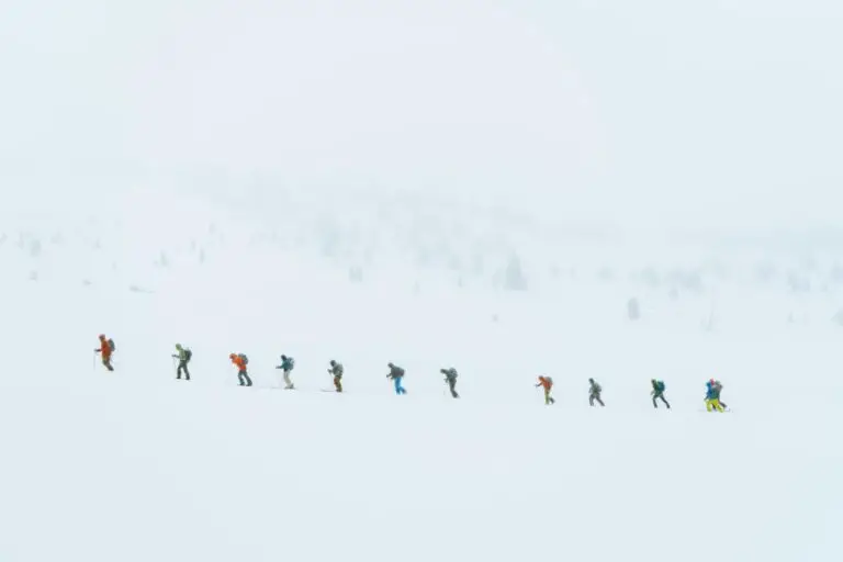 GROUP HIKING